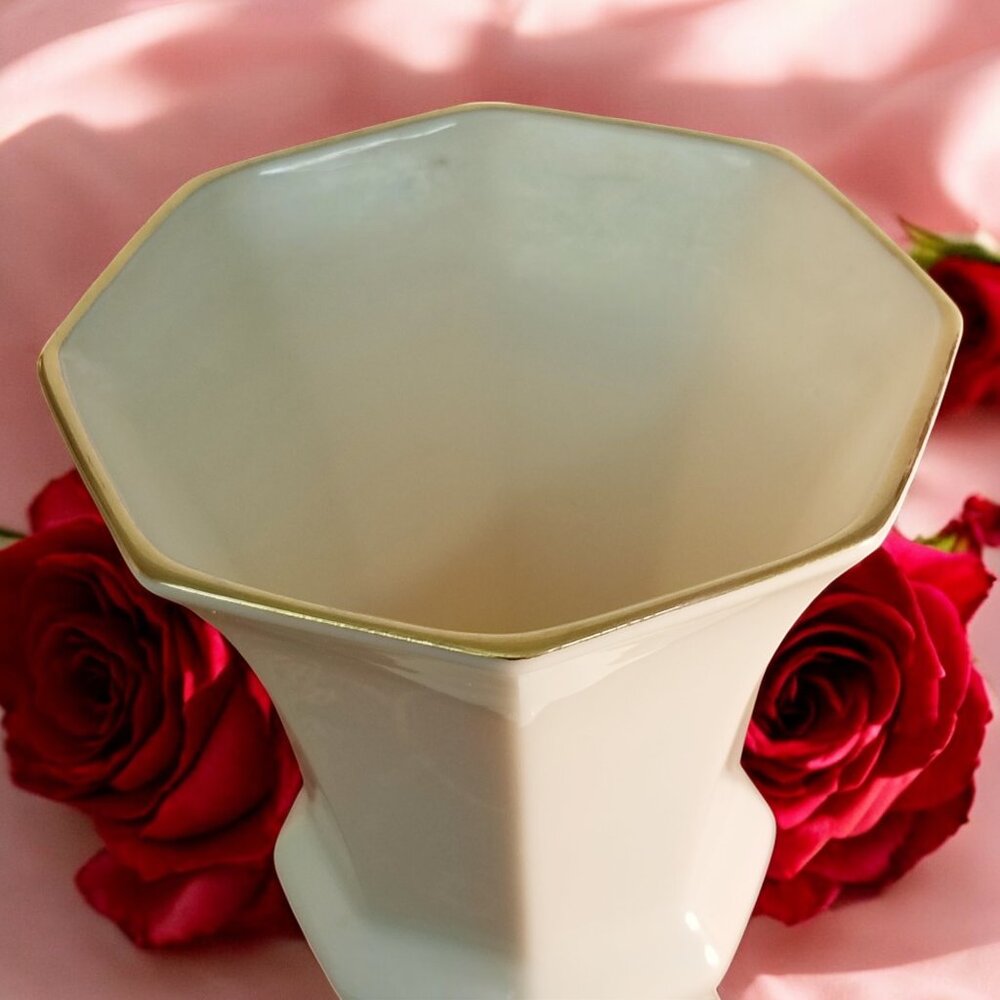 Lenox Diana Urn Bud Vase Vintage Ivory Porcelain with Gold Trim Valentines Gift - Picture 6 of 8